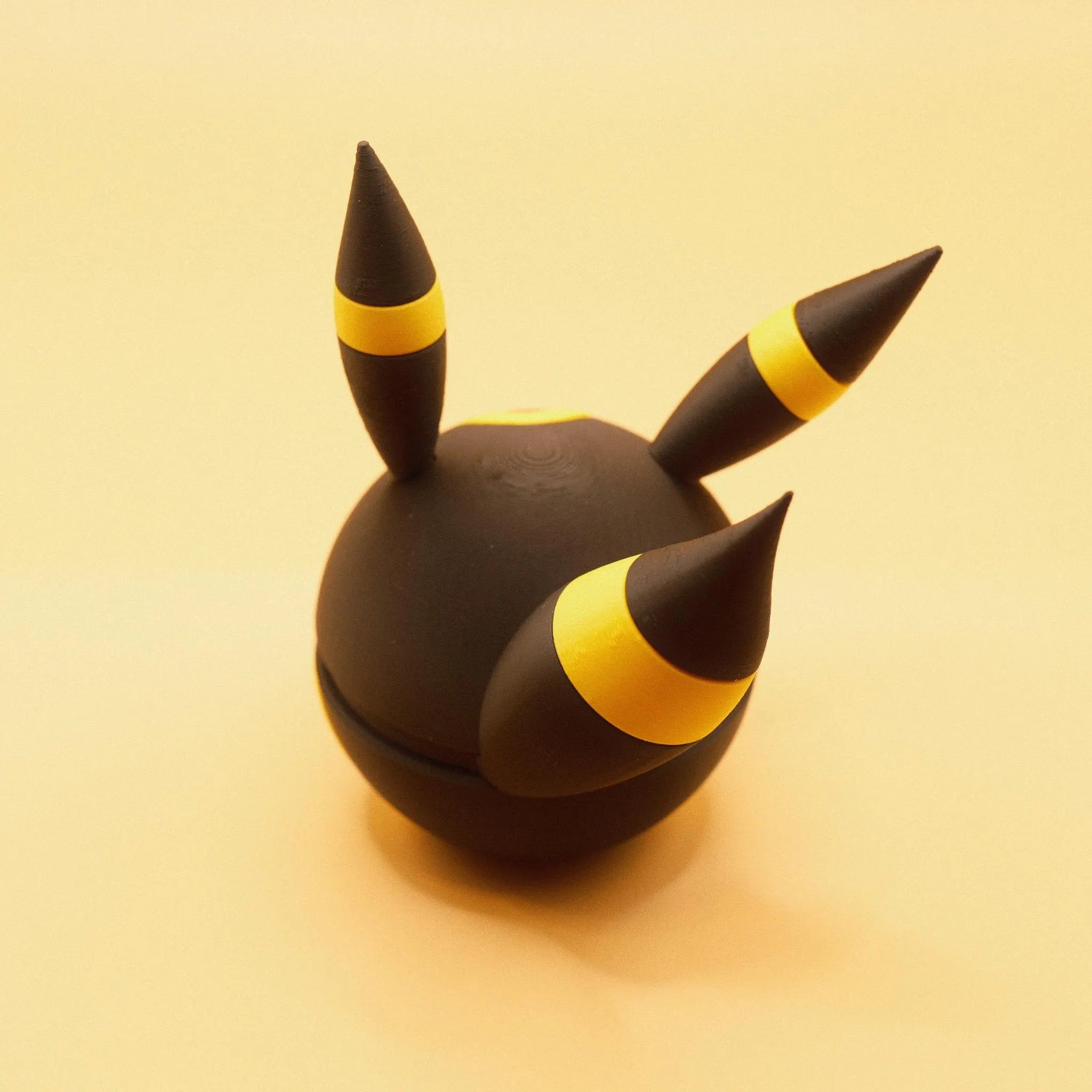 Umbreon Themed Pokeball