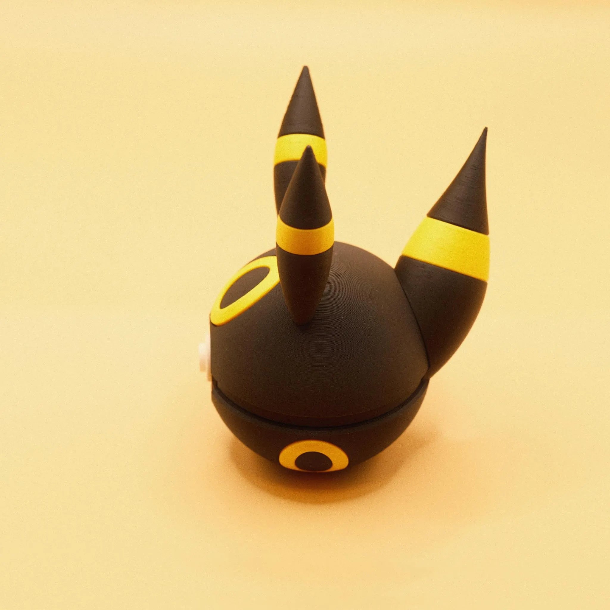 Umbreon Themed Pokeball