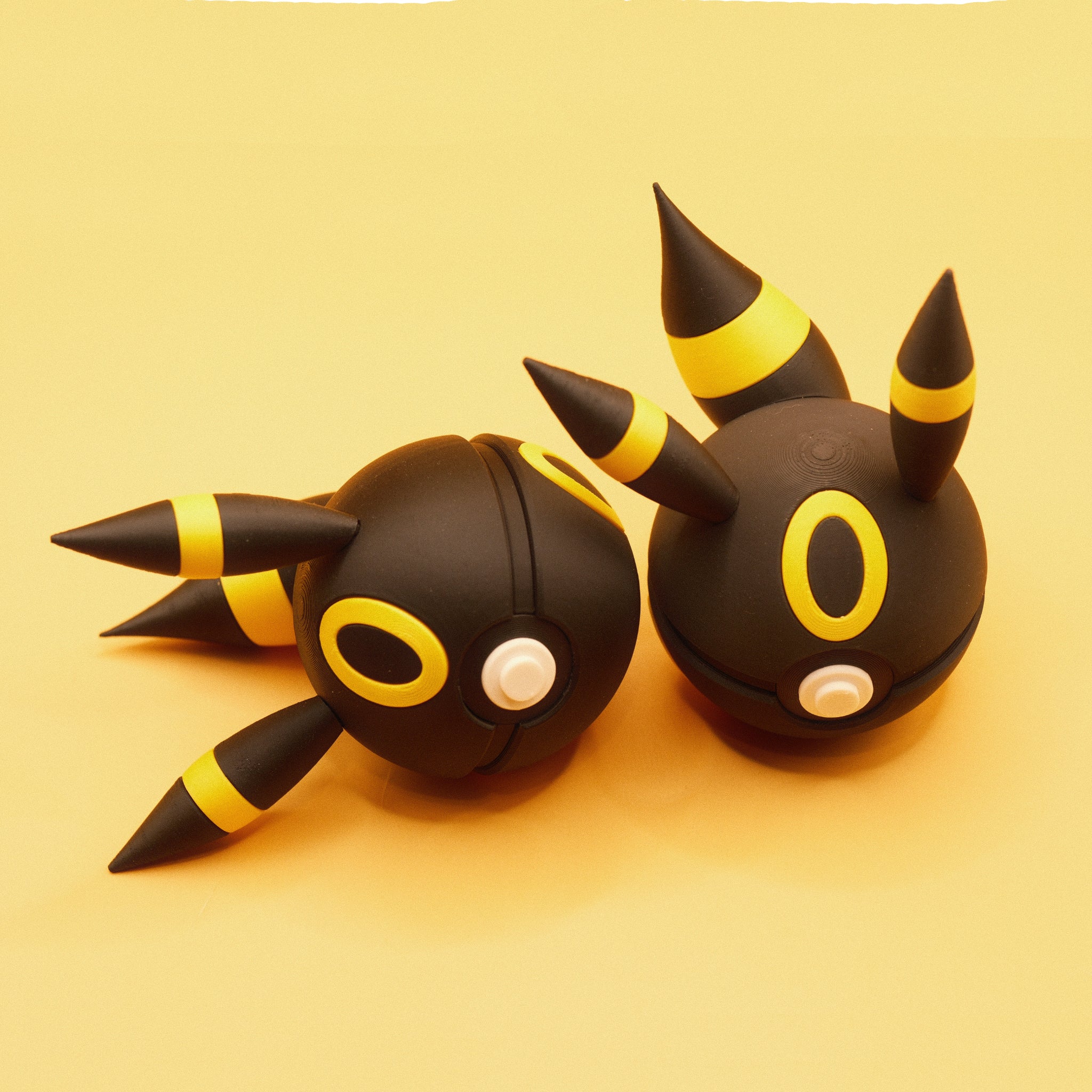 Umbreon Themed Pokeball